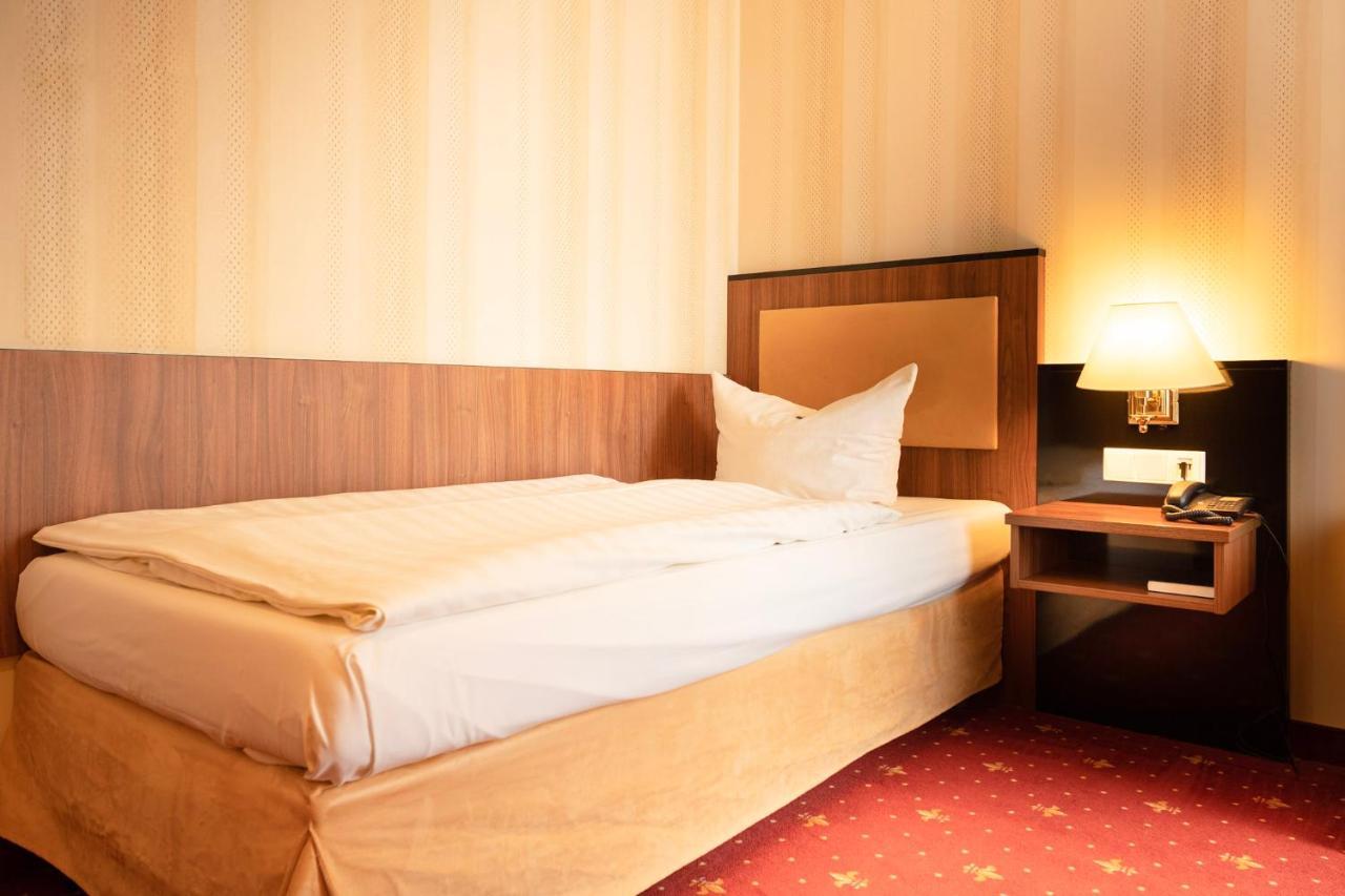 Alte Landratsvilla Hotel Bender Westerburg  Kültér fotó